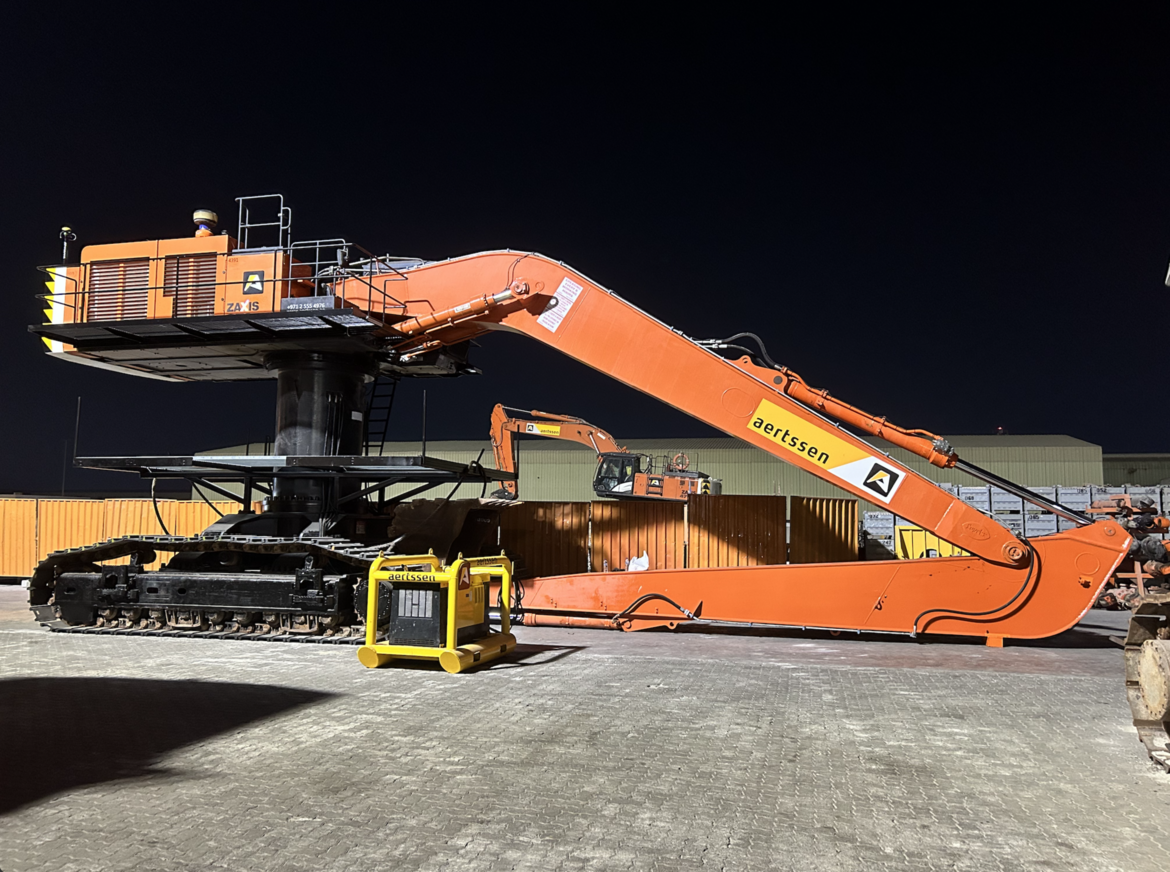 TOPCON MC-MAX GX90 Aertssen raised excavator UAE AMS TOPCON MC-MAX GX90 Aertssen raised excavator UAE AMS